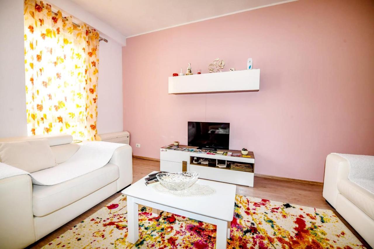 Happy Stories' Apartment In City Centre Shkoder Bagian luar foto