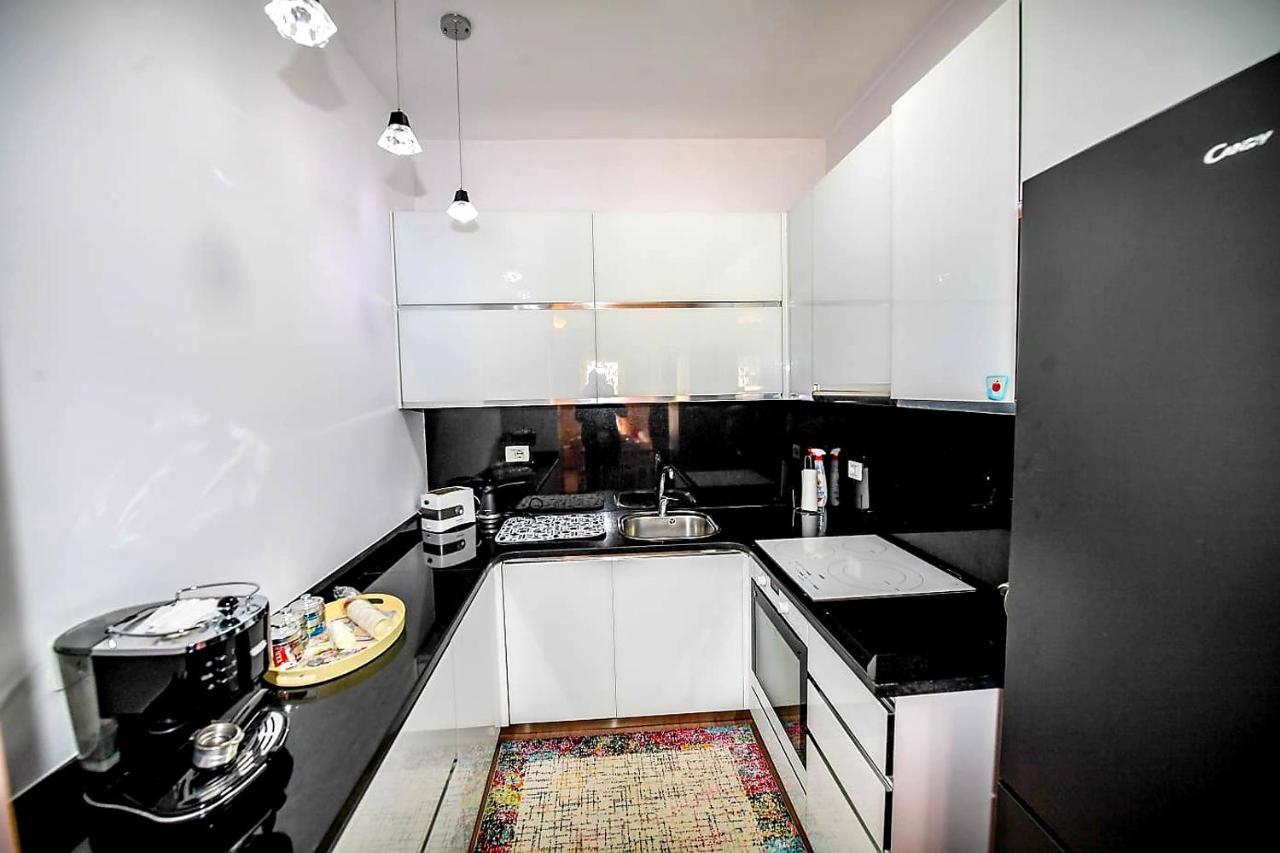 Happy Stories' Apartment In City Centre Shkoder Bagian luar foto
