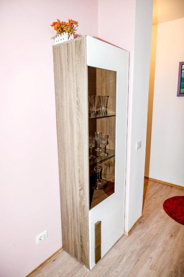Happy Stories' Apartment In City Centre Shkoder Bagian luar foto
