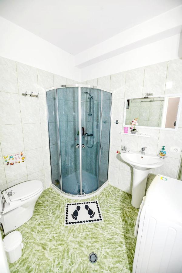 Happy Stories' Apartment In City Centre Shkoder Bagian luar foto
